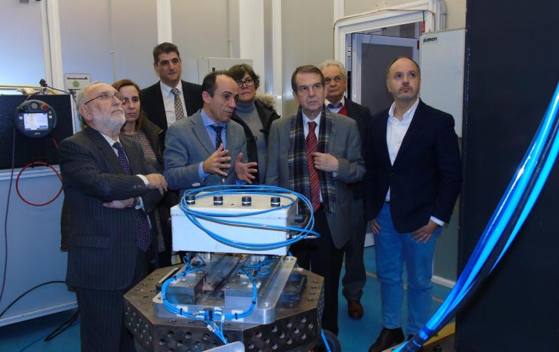 El alcalde de Vigo y el delegado de la Zona Franca de Vigo conocen las capacidades tecnológicas de AIMEN