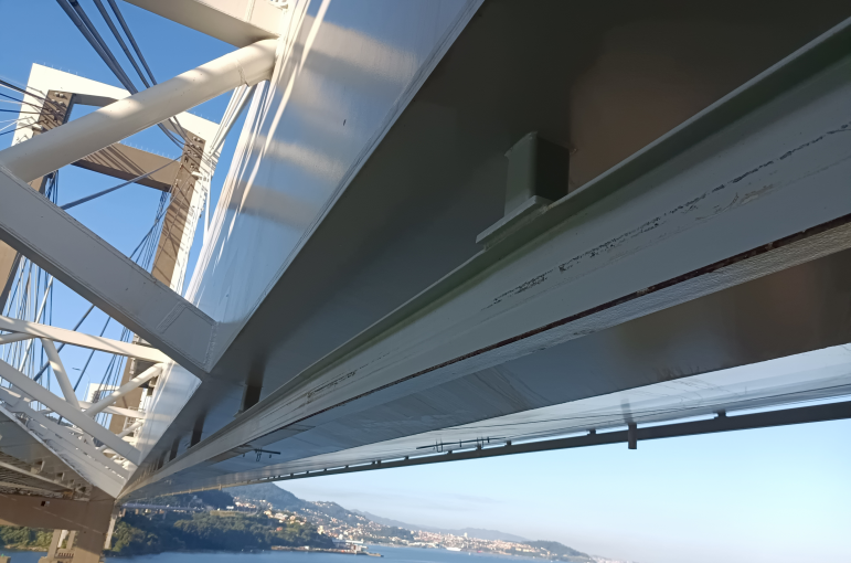 Asistencia técnica para la supervisión de la reparación de las guías de la plataforma de mantenimiento bajo puente